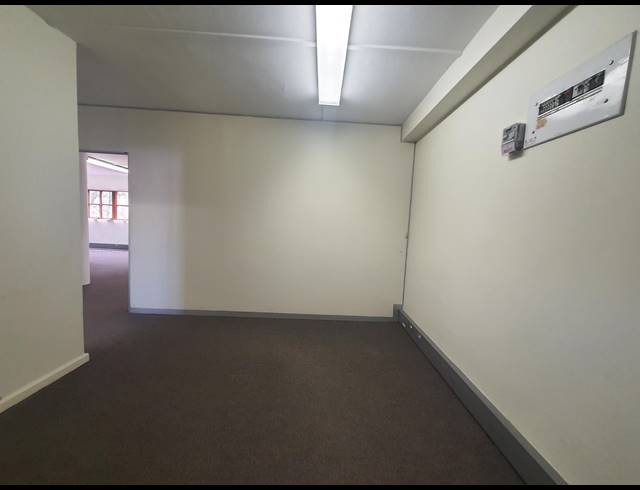 107M² OFFICE FOR SALE IN WESTVILLE